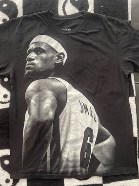 Lebron James Adidas The Go To T-Shirt Cotton Black Graphic Men’s Size Large